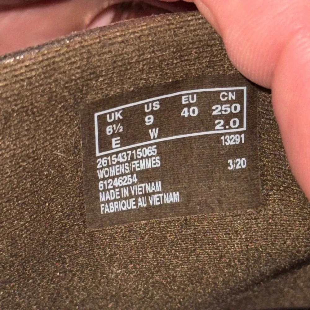 Clarks Pawley Wes Slip-On Sneakers Women's 9‎ Olive Metallic